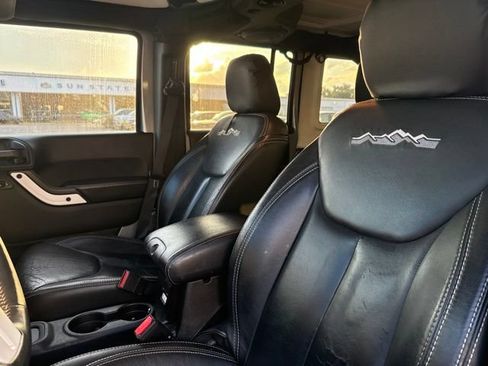 Used 2014 Jeep Wrangler Unlimited Sahara AWD/4WD image 7