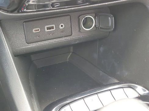 Used 2023 Buick Encore GX Select w/ Sport Touring Package FWD image 29