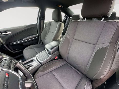 Used 2019 Dodge Charger SXT image 24