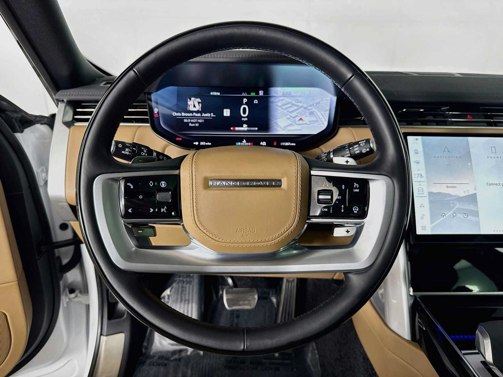 Used 2024 Land Rover Range Rover SE AWD/4WD image 12