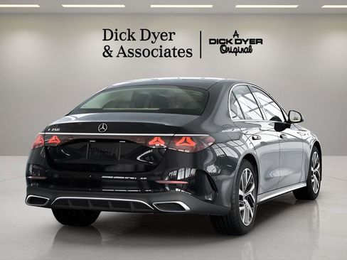Used 2025 Mercedes-Benz E 350 Sedan image 18