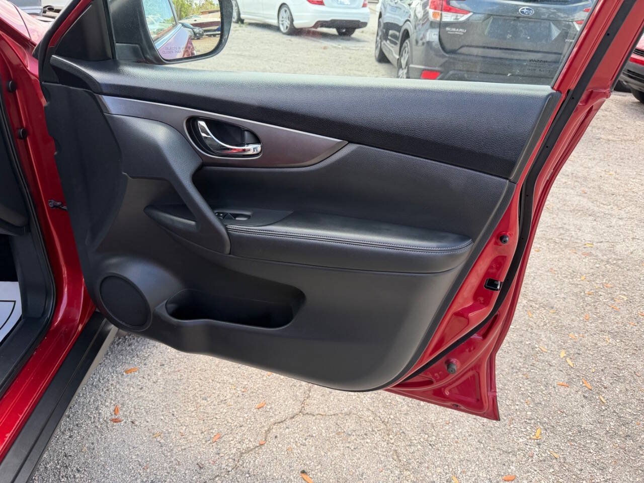 Used 2016 Nissan Rogue S w/ Appearance Package FWD image 21