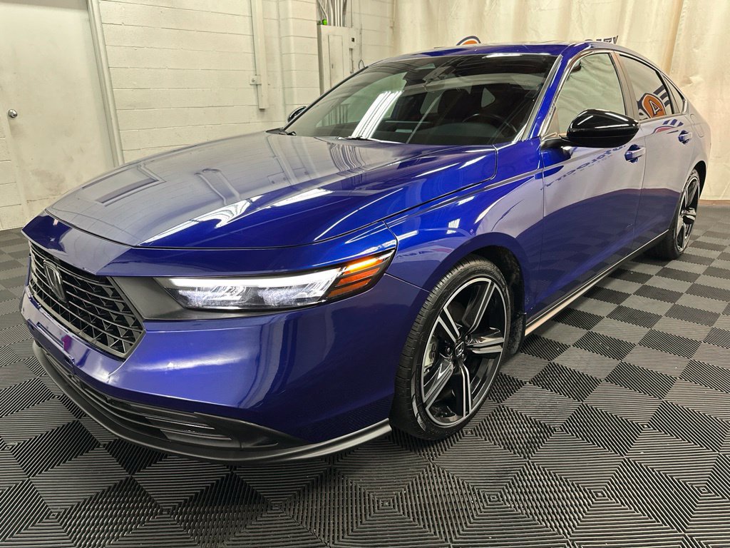 Used 2025 Honda Accord Sport image 4