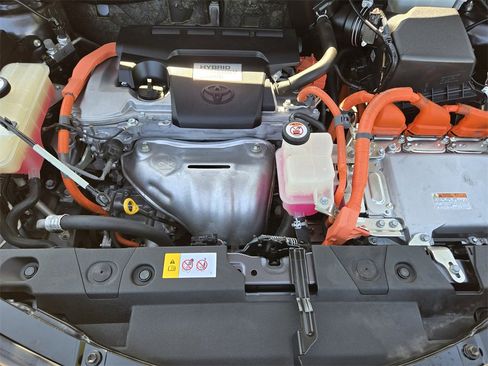 Used 2017 Toyota RAV4 LE Plus image 32