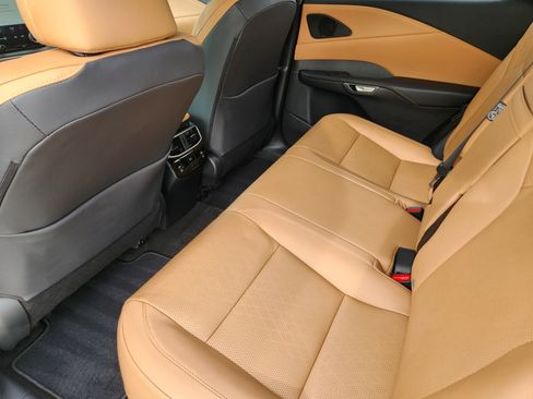 Used 2025 Lexus RX 350 Premium Plus w/ Accessory Package (Z1) image 33