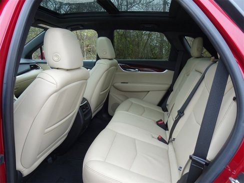 Used 2019 Cadillac XT5 Premium Luxury image 16