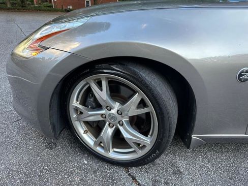 Used 2009 Nissan 370Z Coupe w/ Sport Pkg image 3