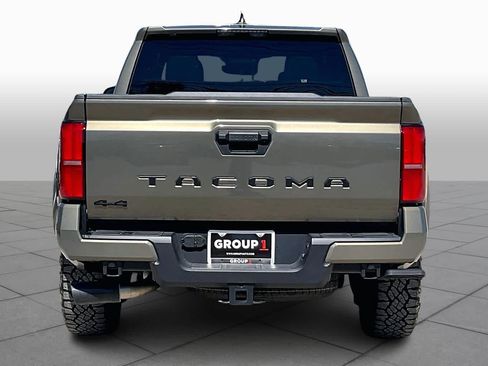 Used 2025 Toyota Tacoma TRD Sport image 4