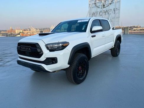 Certified 2019 Toyota Tacoma TRD Pro AWD/4WD image 5