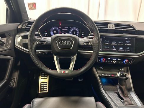 Certified 2025 Audi Q3 2.0T Premium Plus AWD/4WD image 3