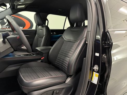 Used 2025 Ford Explorer ST-Line w/ Premium Package RWD image 17