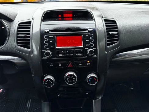 Used 2012 Kia Sorento LX w/ Convenience Pkg image 20