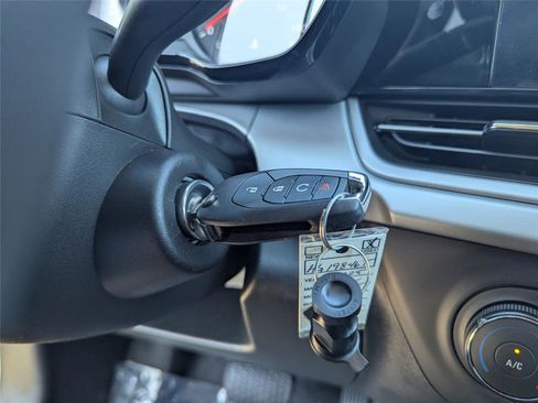 Used 2025 Chevrolet Trax LS w/ LS Convenience Package image 23