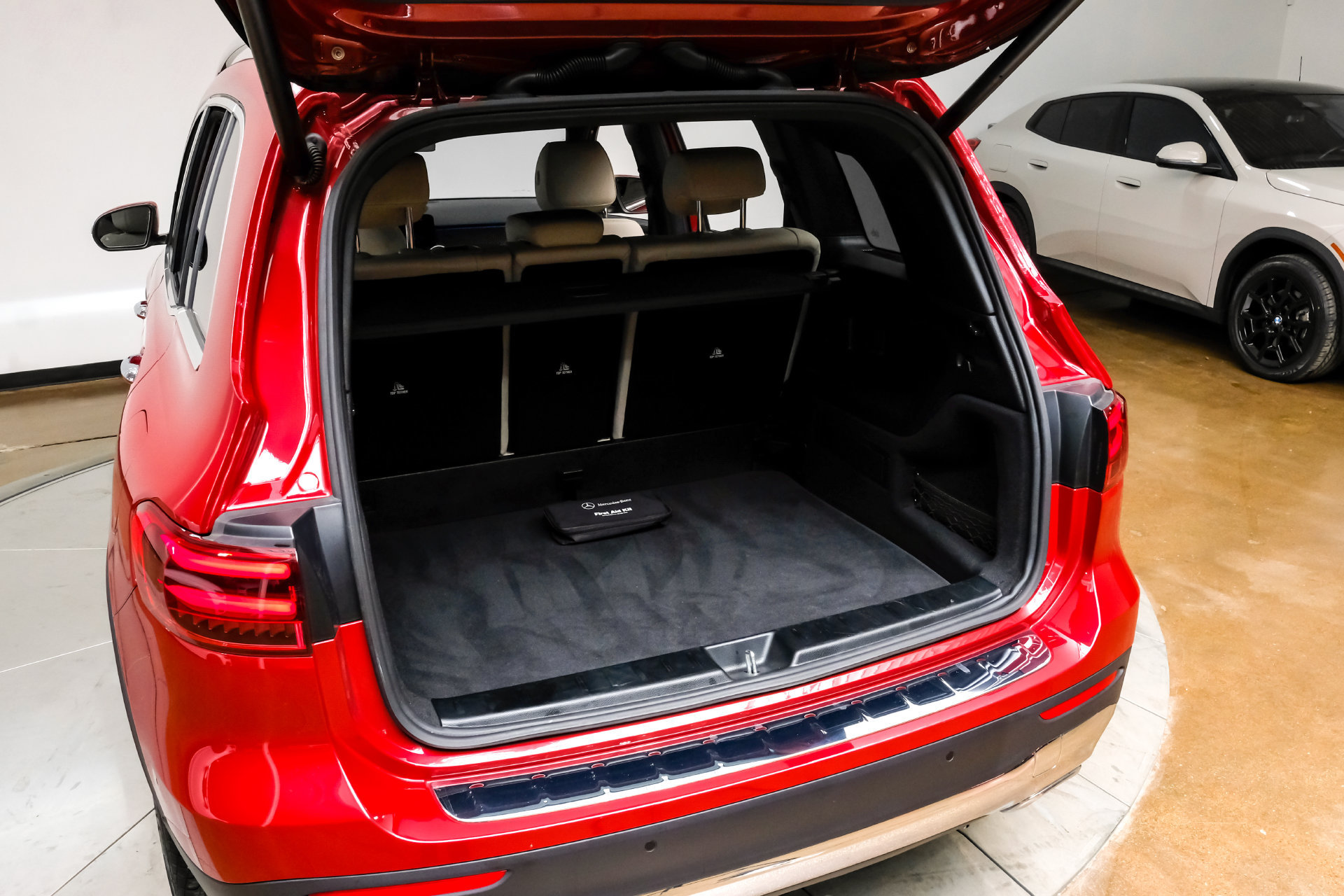 Used 2026 Mercedes-Benz GLB 250 w/ Exclusive Package image 53