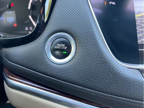 Used 2018 Cadillac XT5 Luxury w/ Driver Awareness Package image 21