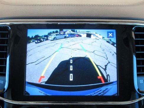 Used 2020 Jeep Grand Cherokee Overland w/ Interior Metal Package AWD/4WD image 26