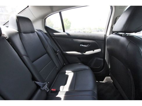 Used 2023 Nissan Sentra SR w/ SR Premium Package image 13