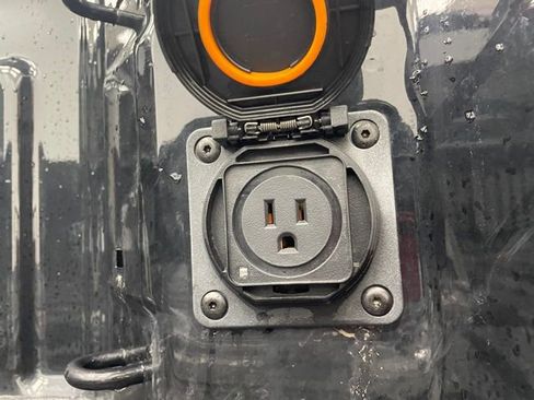 Used 2023 Chevrolet Silverado 1500 Custom image 12