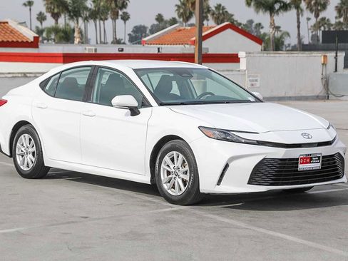 Certified 2025 Toyota Camry LE image 5