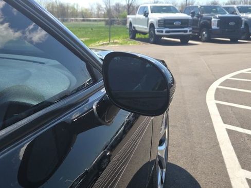 Used 2016 Dodge Challenger SXT Plus image 6