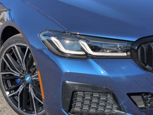 Used 2023 BMW 530e w/ M Sport Package image 6