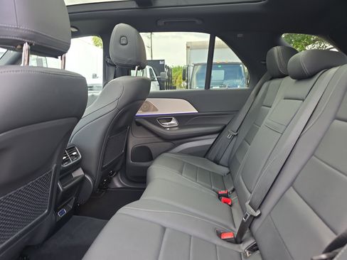 Used 2025 Mercedes-Benz GLE 350 4MATIC image 16