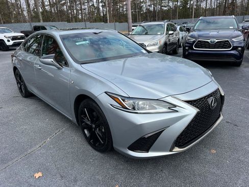 Certified 2022 Lexus ES 350 F Sport w/ Accessory Package image 4
