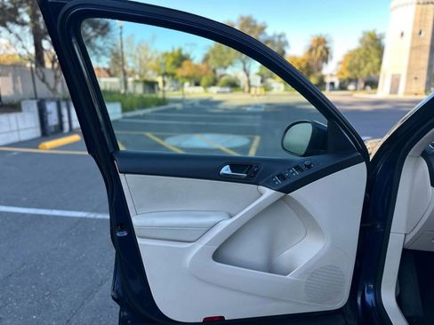 Used 2016 Volkswagen Tiguan SE image 14