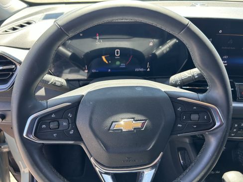 Used 2025 Chevrolet TrailBlazer LT w/ Convenience Package FWD image 13