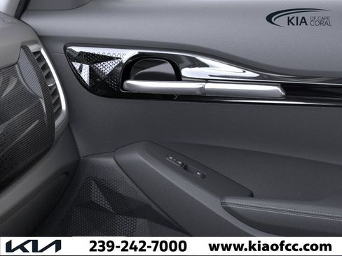 New 2026 Kia Seltos S FWD image 25