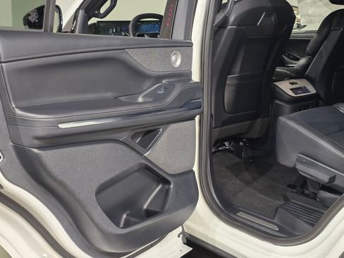 New 2025 Lincoln Navigator Reserve w/ Jet Appearance Package image 42