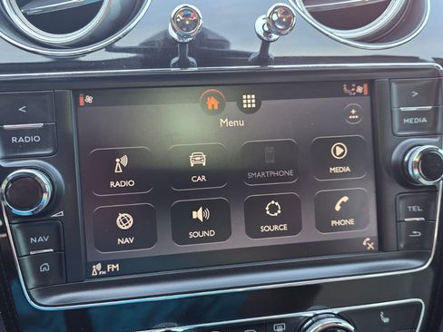 Used 2017 Bentley Bentayga AWD/4WD image 48