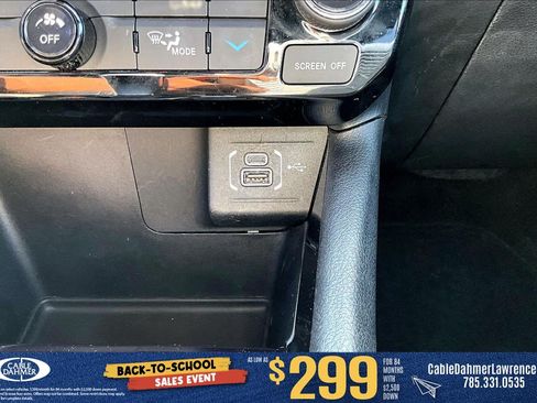 Used 2025 Jeep Compass Trailhawk AWD/4WD image 15
