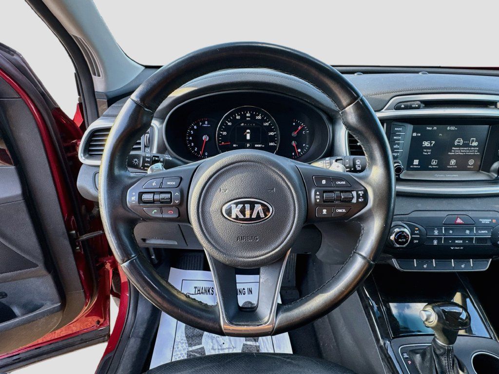 Used 2017 Kia Sorento EX w/ EX Advanced Touring Package FWD image 11