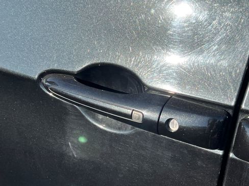 Used 2019 Chrysler Pacifica Limited w/ Advanced Safetytec Group image 7