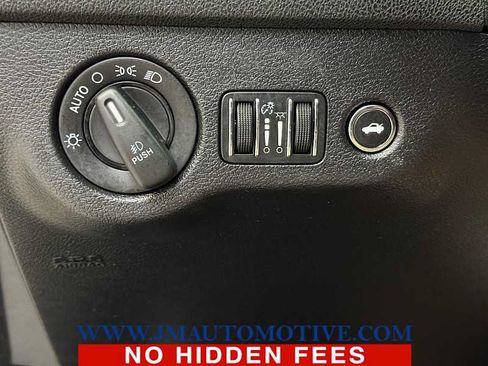 Used 2015 Dodge Charger SXT RWD image 35