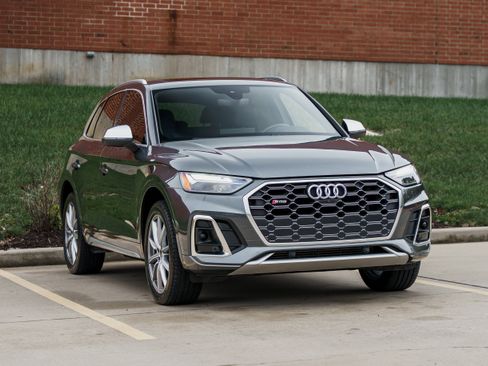 Used 2023 Audi SQ5 Premium Plus w/ Premium Plus Package image 2