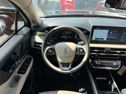 New 2025 Lincoln Corsair FWD image 6