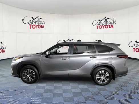 Used 2025 Toyota Highlander XLE FWD image 5