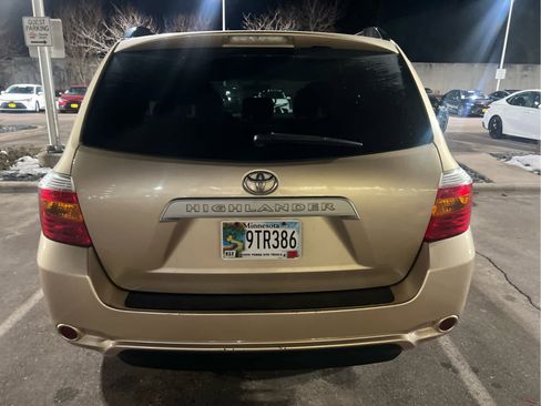 Used 2010 Toyota Highlander 2WD image 3