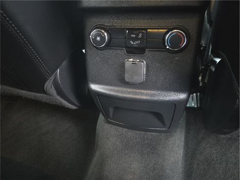 Used 2016 Ford Explorer XLT w/ Equipment Group 202A image 28