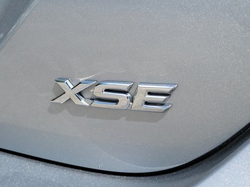 Used 2023 Toyota Camry XSE FWD image 12