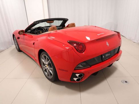 Used 2014 Ferrari California RWD image 13