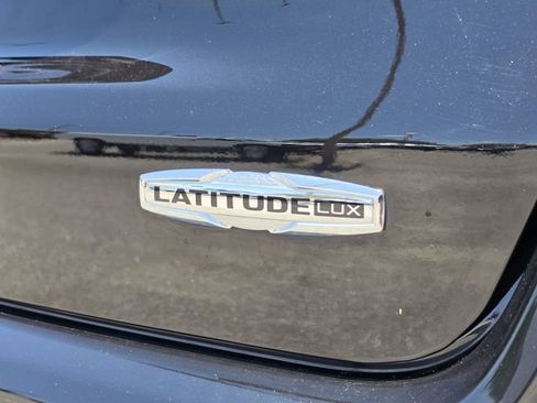 Certified 2023 Jeep Compass Latitude AWD/4WD image 37