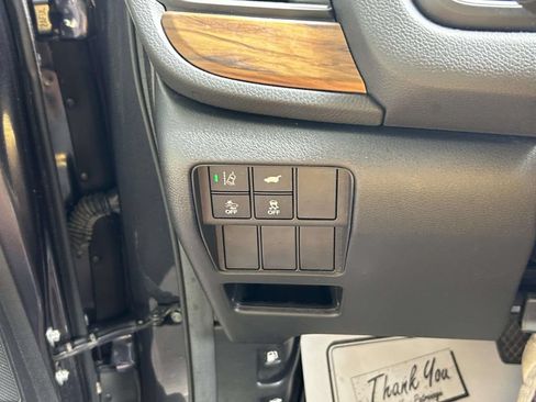 Used 2018 Honda CR-V Touring image 20