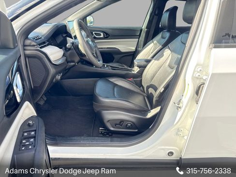 Used 2025 Jeep Compass Limited AWD/4WD image 14