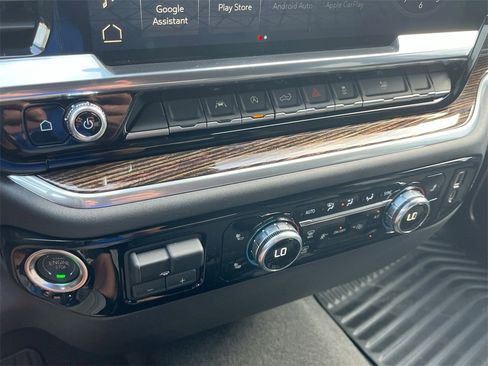 New 2025 GMC Sierra 1500 SLE w/ Max Trailering Package image 17