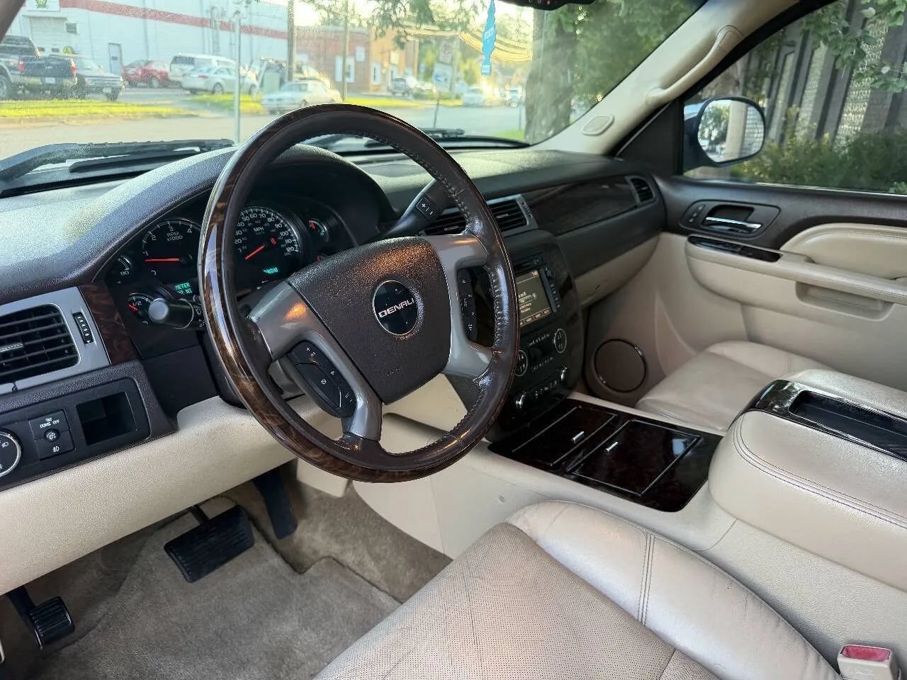 Used 2011 GMC Sierra 1500 Denali AWD/4WD image 20