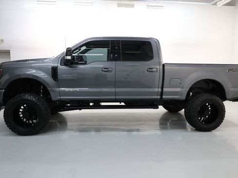 Used 2022 Ford F250 Lariat w/ Black Appearance Package image 61