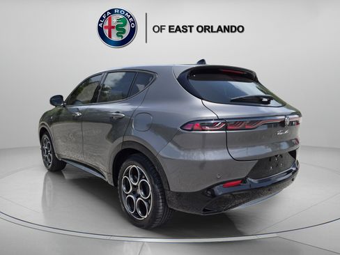 Used 2024 Alfa Romeo Tonale Ti w/ Premium Interior Package AWD/4WD image 9